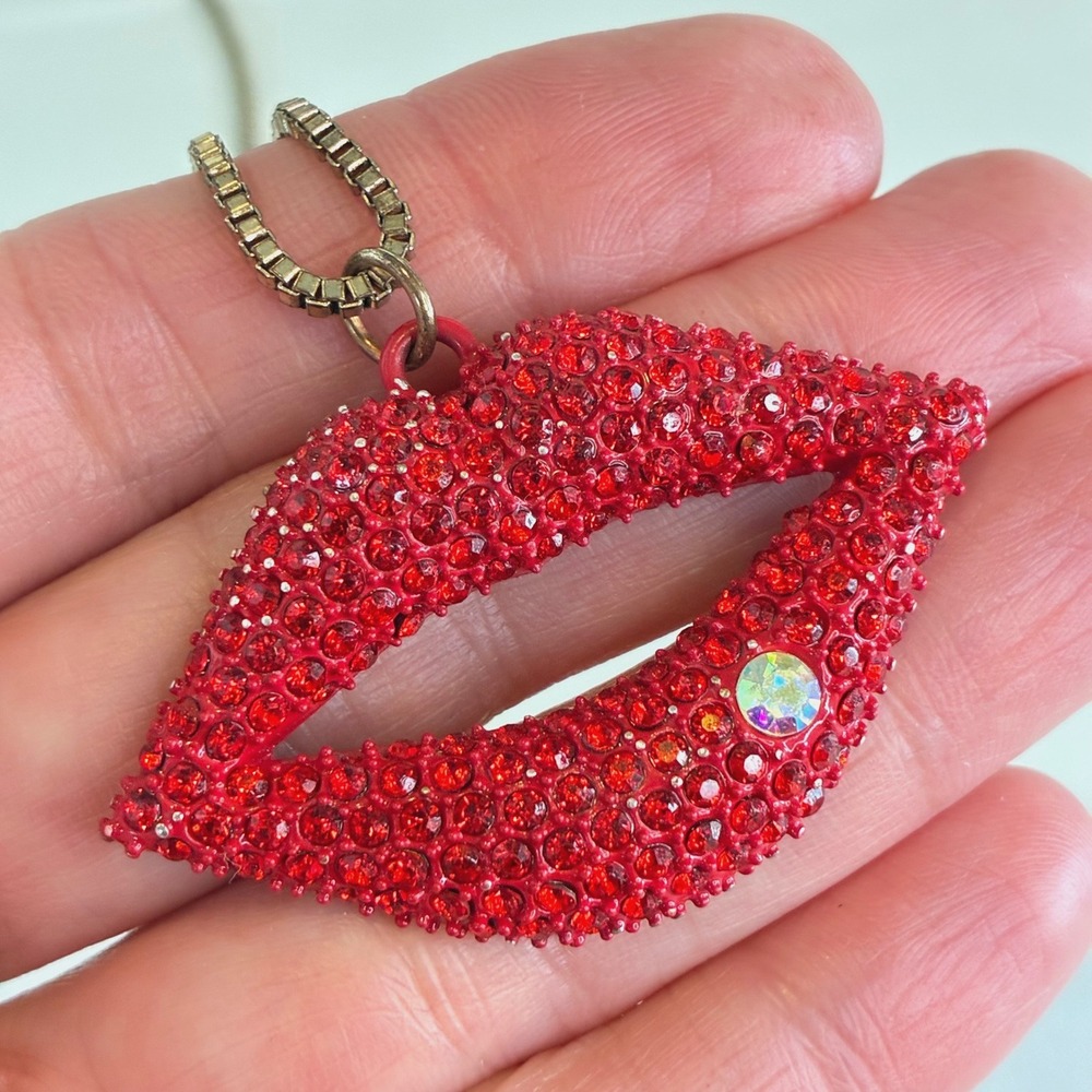 Betsey Johnson Necklace Red Rhinestone Lips Pendantβ Gold Tone Long Box Chain